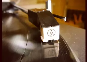 Instagagadget: Теплый виниловый звук