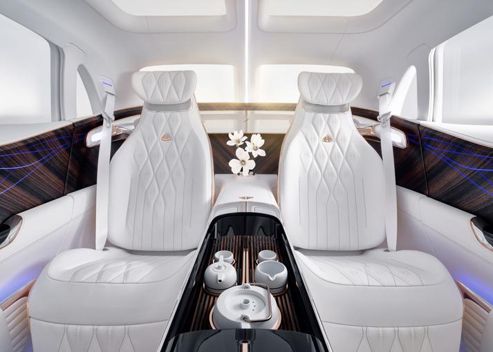 Wizja Mercedes-Maybach Ultimate Luxury salon 4.jpg