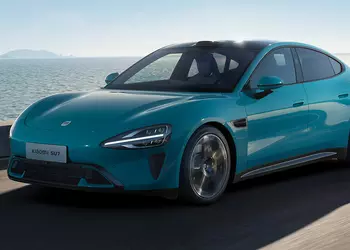 Xiaomi SU7 с системой помощи водителю попал в аварию, трое погибших