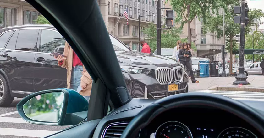 Опасность слепых зон: как современные автомобили ставят под угрозу пешеходов