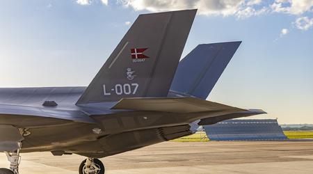 Lockheed Martin ha spedito i primi caccia di quinta generazione F-35 Lightning II alla Danimarca, ma le consegne dei nuovi aerei non continueranno prima di un anno.