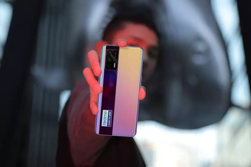 Realme готовит смартфон GT Neo Flash Edition с быстрой зарядкой мощностью 65 Вт