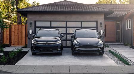 Tesla sta sviluppando una docking station automatica che permette alle auto di trovare e parcheggiare con precisione per la ricarica wireless