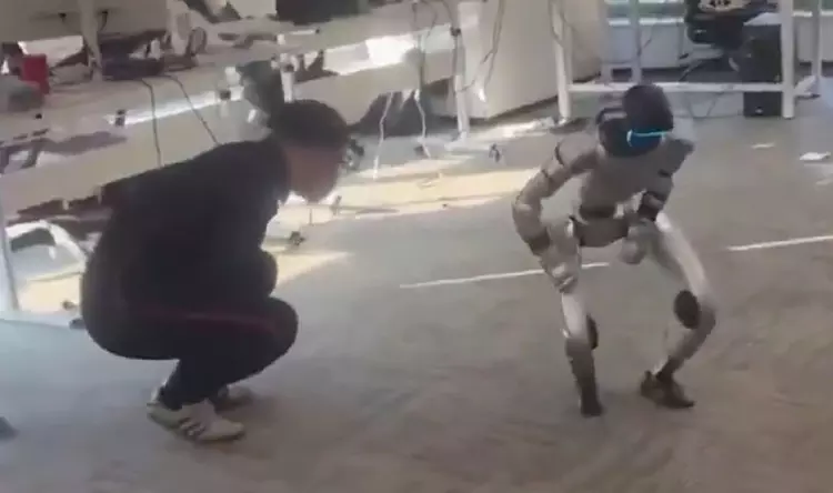 Is This Revenge? Humanoid Robot Unitree ...