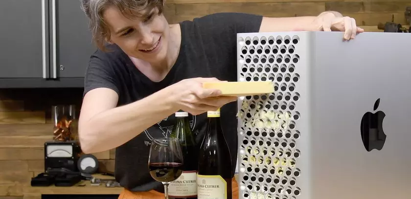 Специалисты iFixit разобрали новый Apple Mac Pro: он по-прежнему плохо натирает сыр