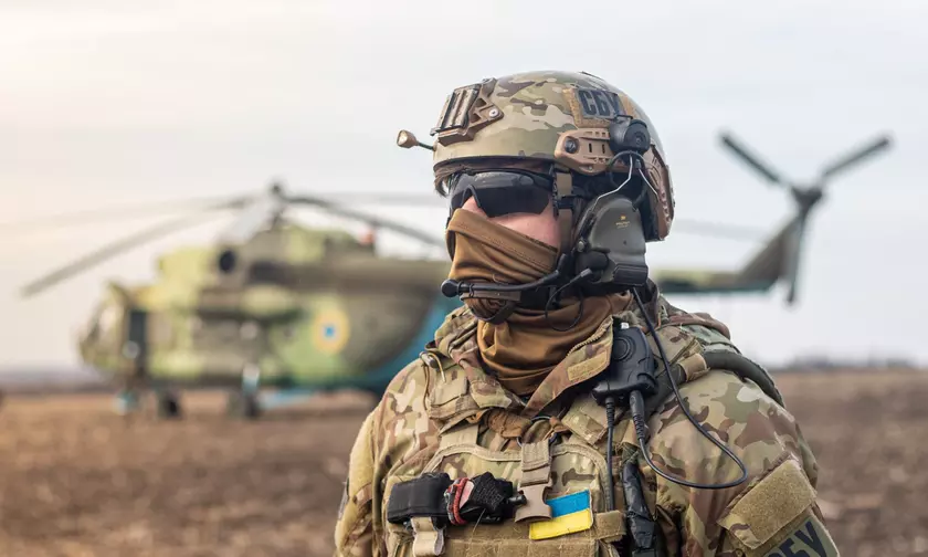 Украинские контрразведчики уничтожили три танка Т-72 с помощью беспилотника – в одном из них россияне смотрели фильм (видео)