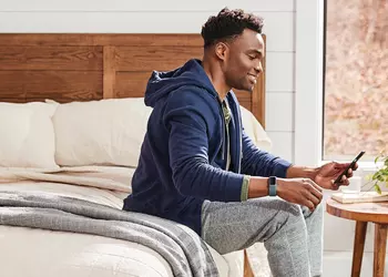 Fitbit разрабатывает компактный гаджет для измерения артериального давления на пальце (фото)