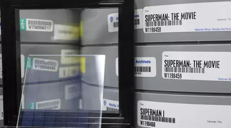Microsoft записав «Супермена» 1978 на шматку скла