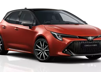 Toyota показала Corolla 2025 в новом цвете Metal Oxide, но это не единственное обновление модели