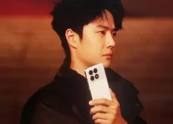 Triple camera and flat-edged body: images of one of the Redmi K70 smartphones have surfaced online