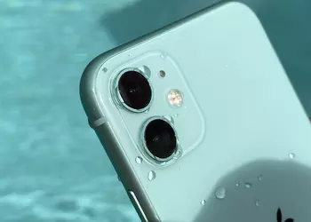 iPhone 11 stayed at the bottom of a lake for a week - and it still works