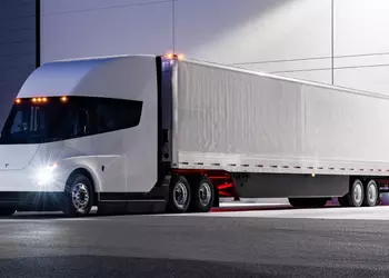 Серийное производство Tesla Semi начнется в этом году, — Илон Маск