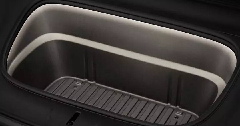 Яркий апгрейд Tesla Model Y: LED-подсветка багажника!