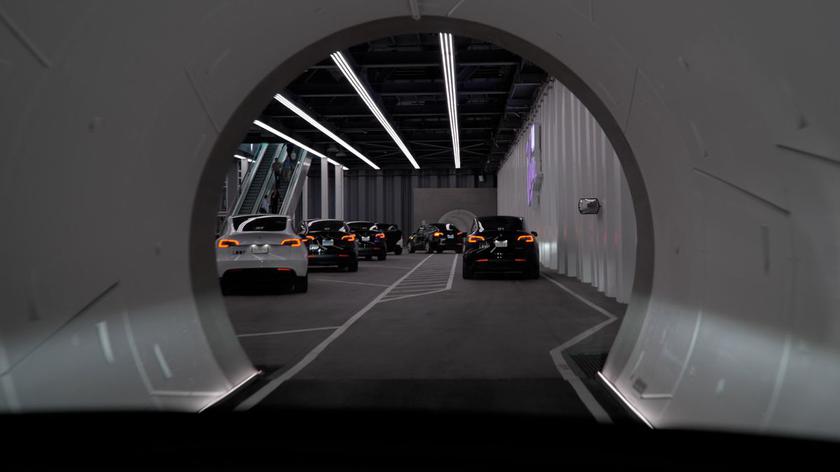 Tesla-Autostaus im Vegas-Loop-Tunnel auf der CES 2022
