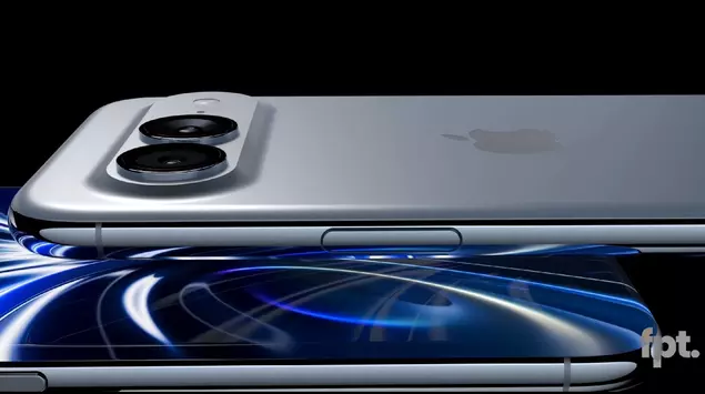 iPhone 20 Leak: Radical New Design ...