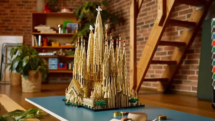 Найбільший набір в історії LEGO — ...