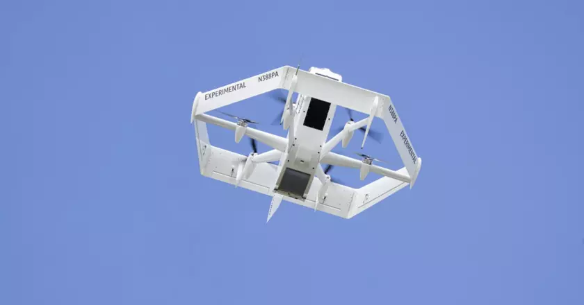 Amazon запустил сервис доставки товаров с помощью дронов в двух штатах США