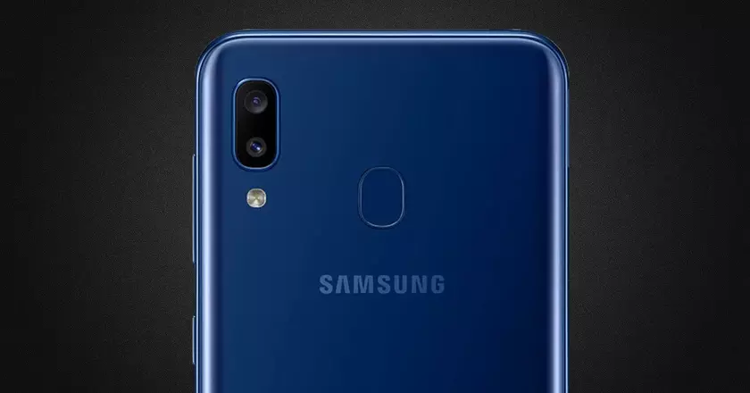 Samsung готовит бюджетный смартфон Galaxy A01. Но его производством займется другая компания