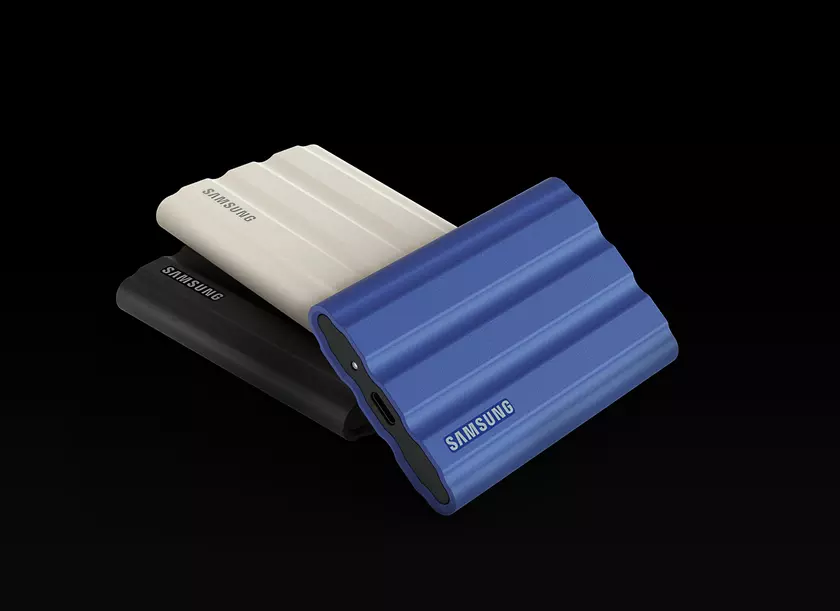 SSD-накопитель Samsung T7 Shield c объёмом в 4 ТБ и защитой IP65 со скидкой $160