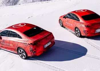 Mercedes-Benz сокращает расходы и возобновляет фокус на моделях с двигателями внутреннего сгорания