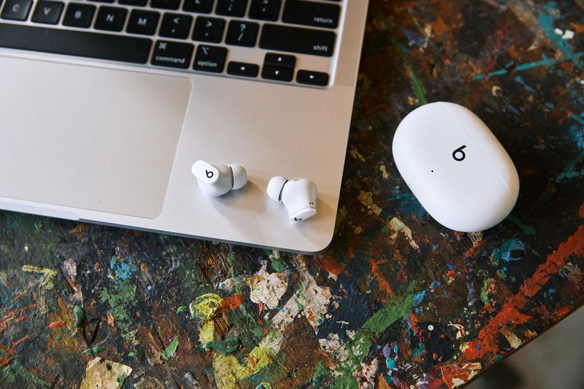 Apple Beats Studio Buds: беспроводные наушники с активным шумоподавлением и 24 часами автономности за $150