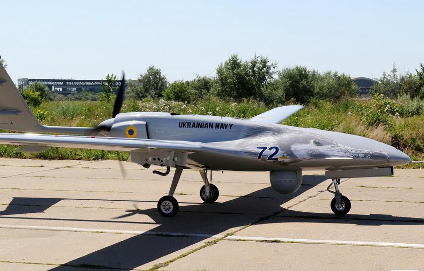 Rosyjski kompleks S-300 zrobił dziurę w ukraińskim Bayraktar TB2, ale UAV nie rozbił się i wrócił do bazy bez żadnych problemów