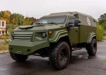 ВСУ получили бронированный автомобиль Gurkha для эвакуации раненых солдат, он построен на базе Ford F-550 Super Duty