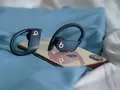 Спортивные AirPods: Apple представила беспроводные наушники Beats Powerbeats Pro