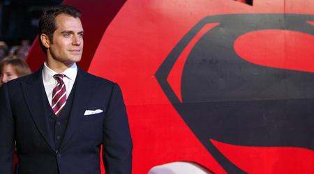 Il regista di "Kick-Ass" Matthew Vaughn pensa che Henry Cavill dovrebbe interpretare Superman dall'URSS nell'adattamento a fumetti di "Red Son".