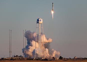 Rocket Lab впервые запустила в космос ракету Electron с бывшим в употреблении двигателем