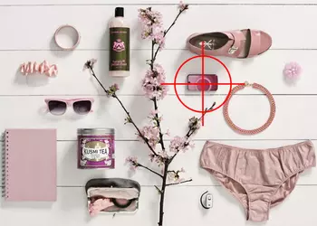 Пять телефонов, которые стоит подарить своей девушке этой весной