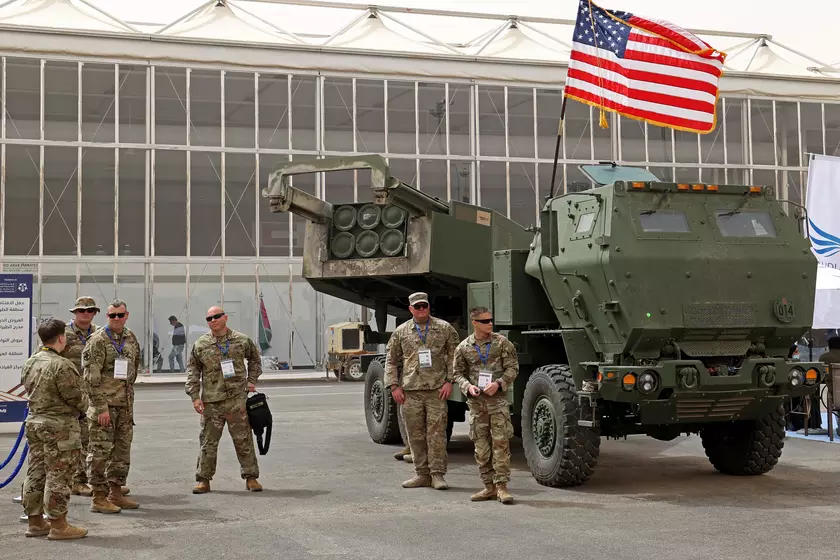HIMARS, ПЗРК Stinger, ПТРК TOW и снаряды для артиллерии: США передают Украине новый пакет вооружения на $100 млн