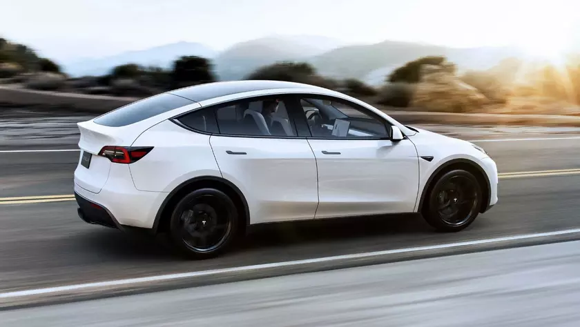 Tesla отказалась выпускать самую дешёвую версии Model Y Standard Range и снизила цены на существующие комплектации