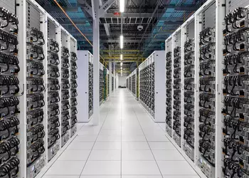 Macrohard против Microsoft: Илон Маск показал гигантский суперкомпьютер Colossus 2