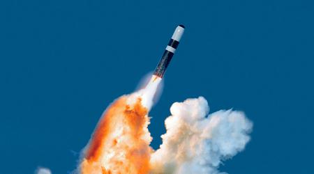 Det amerikanske forsvarsdepartementet har bevilget 2,18 milliarder dollar til å støtte og vedlikeholde styringssystemene i Trident II interkontinentale ballistiske missiler.