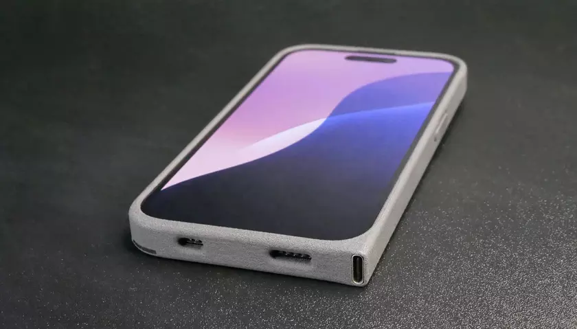Чехол для iPhone: новый гибрид с USB-C и Lightning
