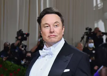 Маск решил поскандалить с Apple: что на этот раз?