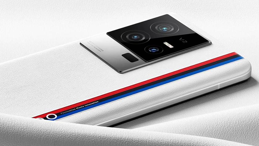 Инсайдер: серия смартфонов iQOO 12 получит Samsung E7 AMOLED-панели, чипы Snapdragon 8 Gen 3 и зарядку до 200 Вт