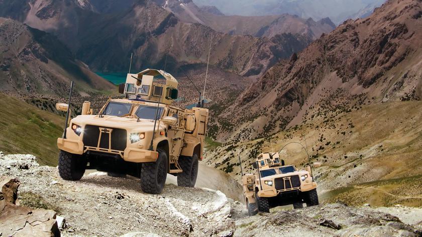 Контракт на $208 млн: армия США заказала у Oshkosh Defense дополнительную партию бронированных автомобилей JLTV