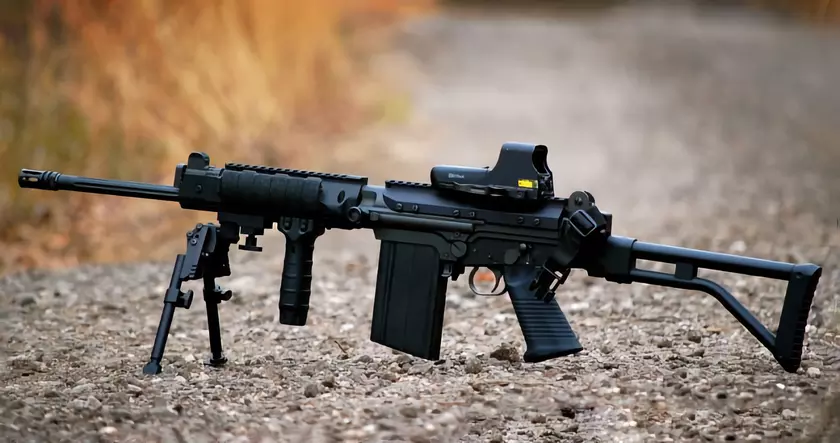 Украинские солдаты начали использовать автоматические винтовки FN FAL, это один из самых известных и распространённых образцов оружия в мире