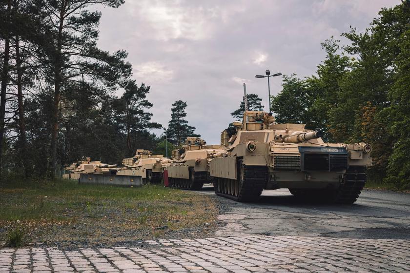 The United States showed tanks Abrams M1A1, which will train Ukrainian crews