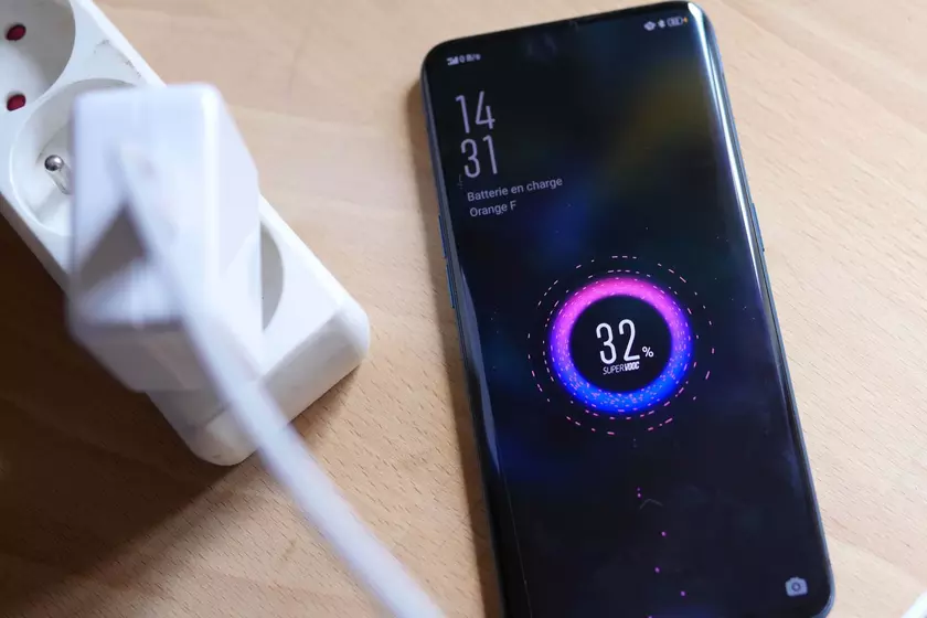 Xiaomi сертифицировала зарядное устройство мощностью 120 Вт