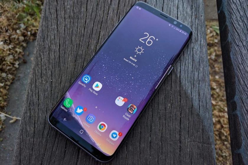 Samsung запатентовала смартфон с двумя дисплеями