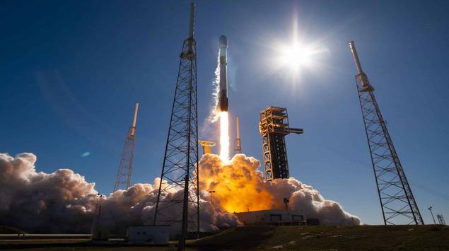 SpaceX logra el aterrizaje con éxito ...