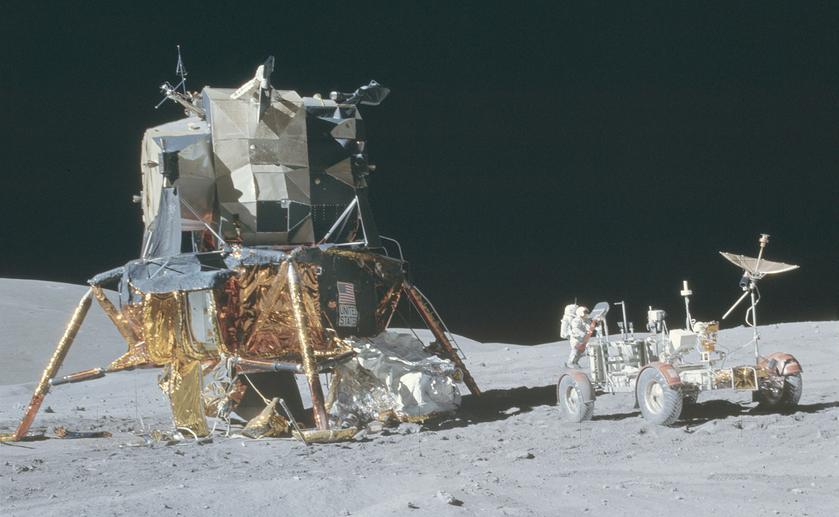 NASA выложила в свободный доступ фотографии человека на Луне