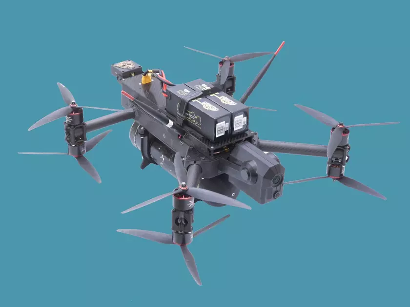 В Украине создали компактный ударный беспилотник SkyKnight 2 с ИИ, он может противостоять средствам радиоэлектронной борьбы и антидроновым ружьям