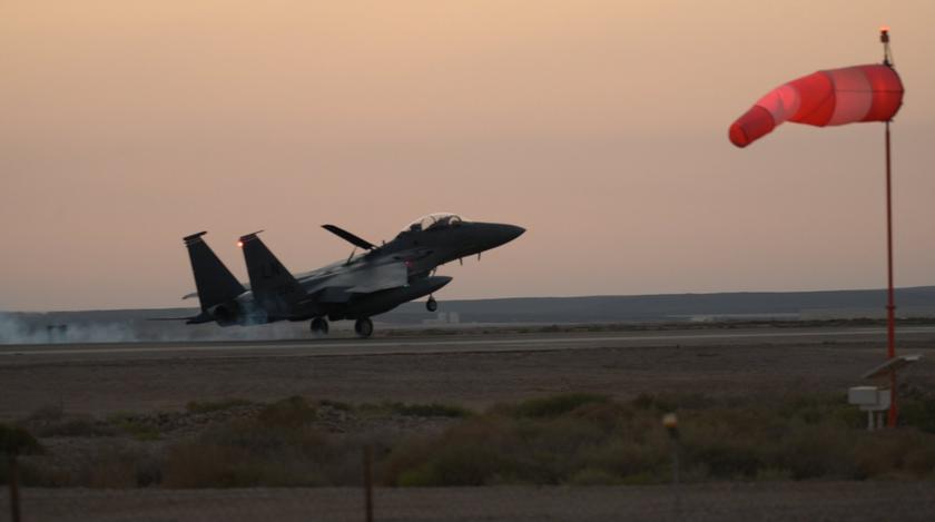 Истребители F-15E Strike Eagle прибыли на Ближний Восток вслед за A-10 Thunderbolt II на фоне нападения боевиков ХАМАС на Израиль