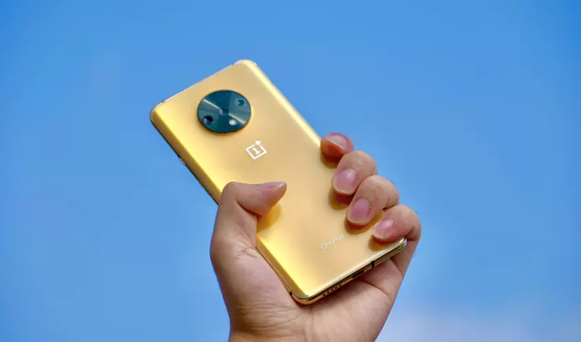 OnePlus собиралась выпустить OnePlus 7T в золотой расцветке Metallic Gold, но передумала (обновлено)