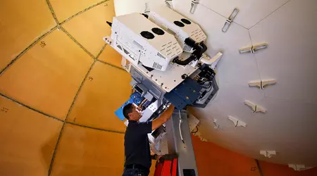 Apple contre SpaceX : la bataille pour les communications par satellite s'intensifie