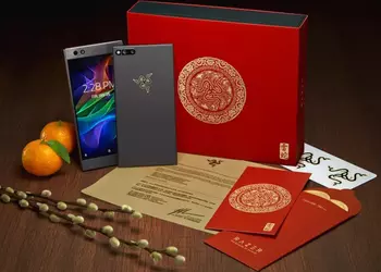 Razer представила «золотой» Razer Phone для лакшери геймеров